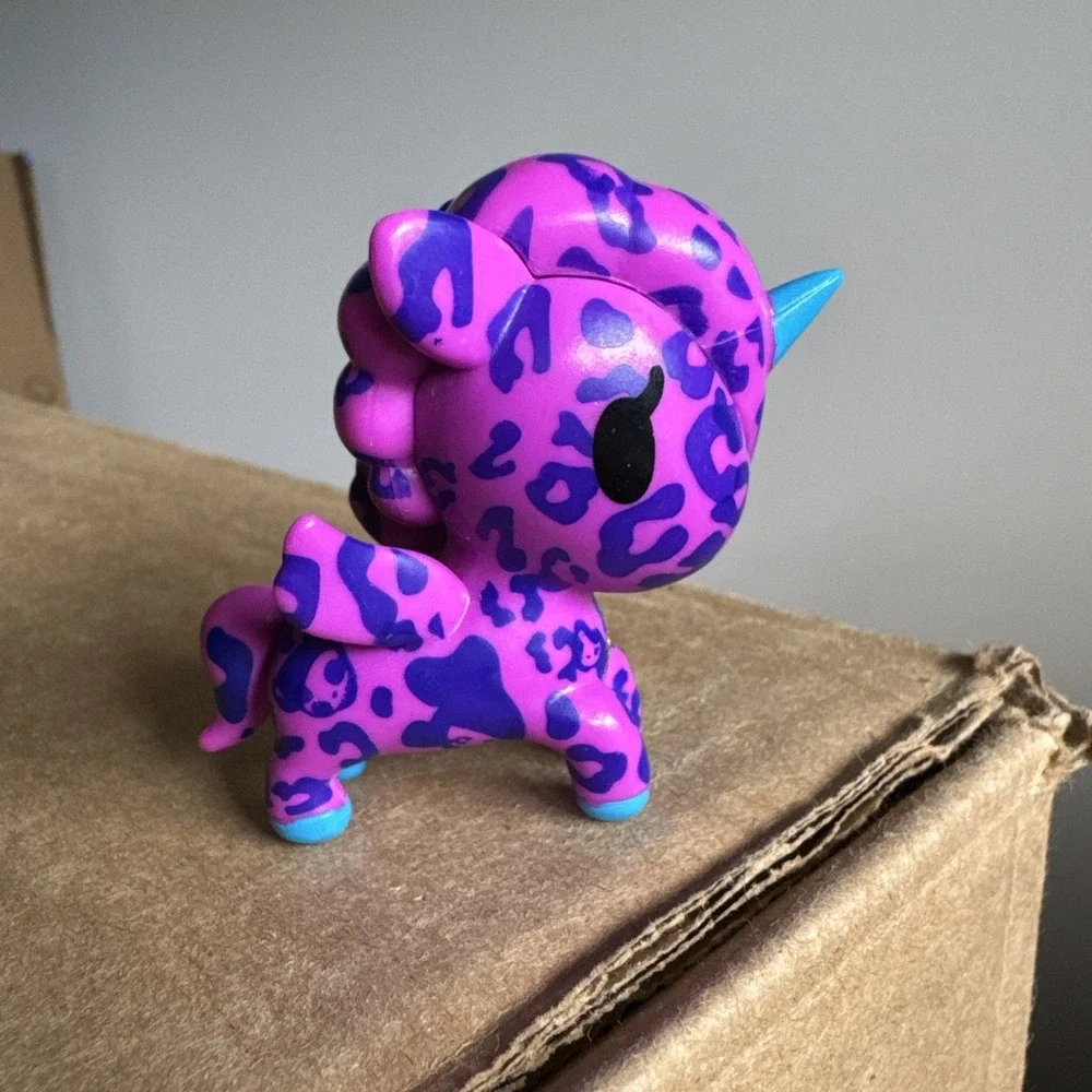 Leora Unicorno figure Neon Star by tokidoki collection‎ 2 in Rare Purple Cheetah